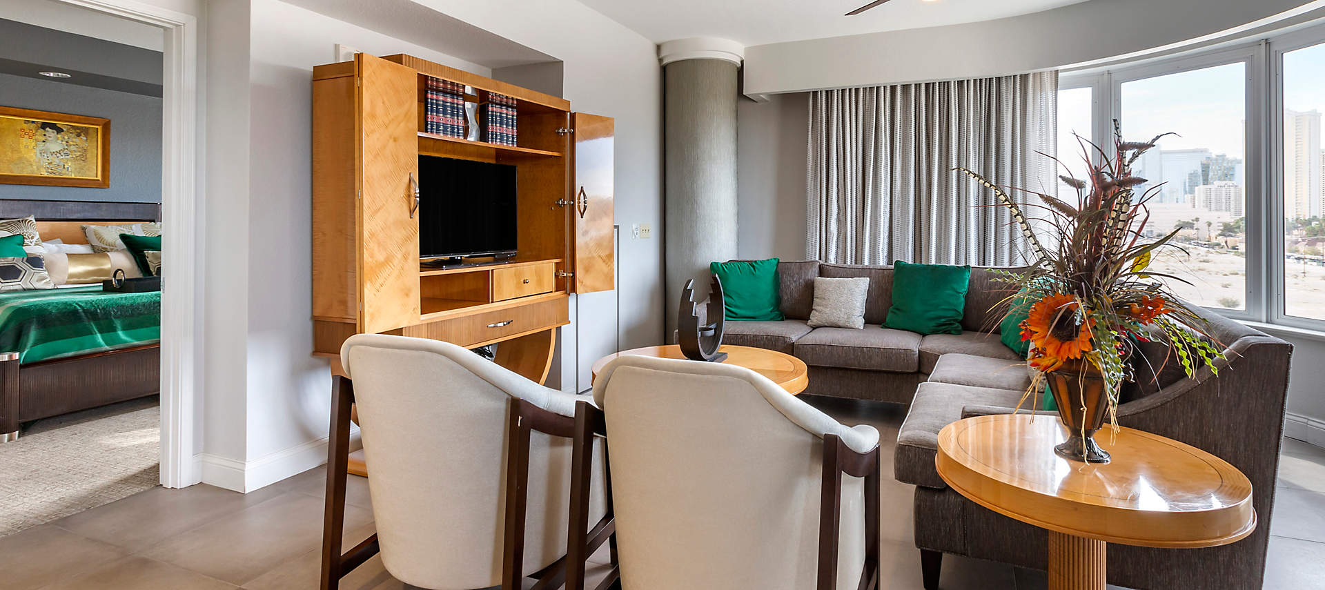 C36-bluegreen-club-36-3bed-presidential-living-area