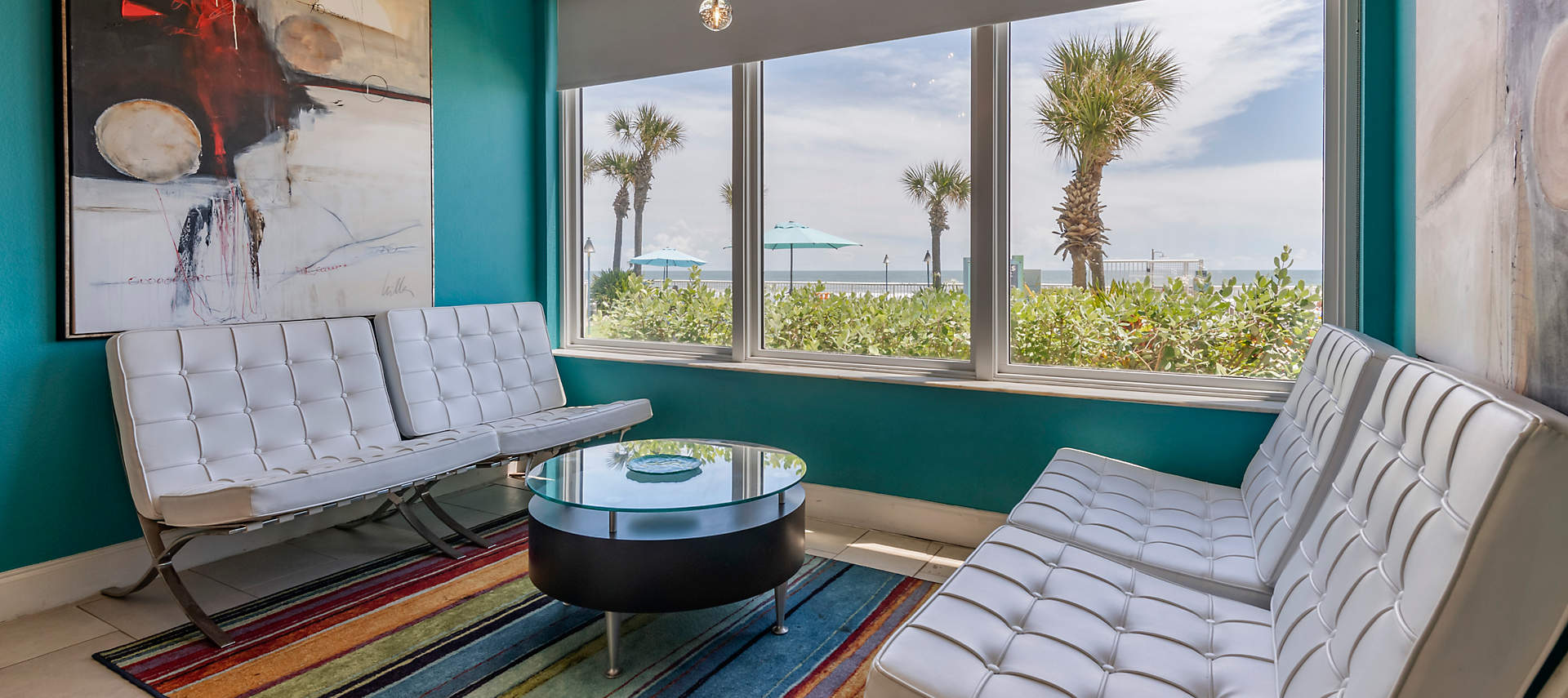 DAY-daytona-seabreeze-lobby-seating1