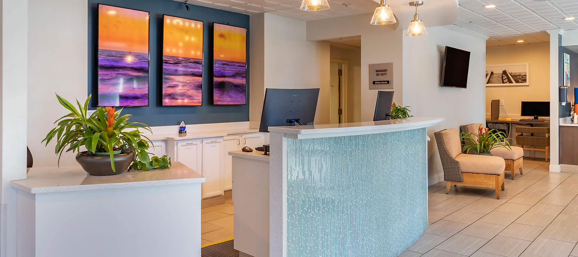 kiosk-CAR-carolina-grande-lobby-registration1