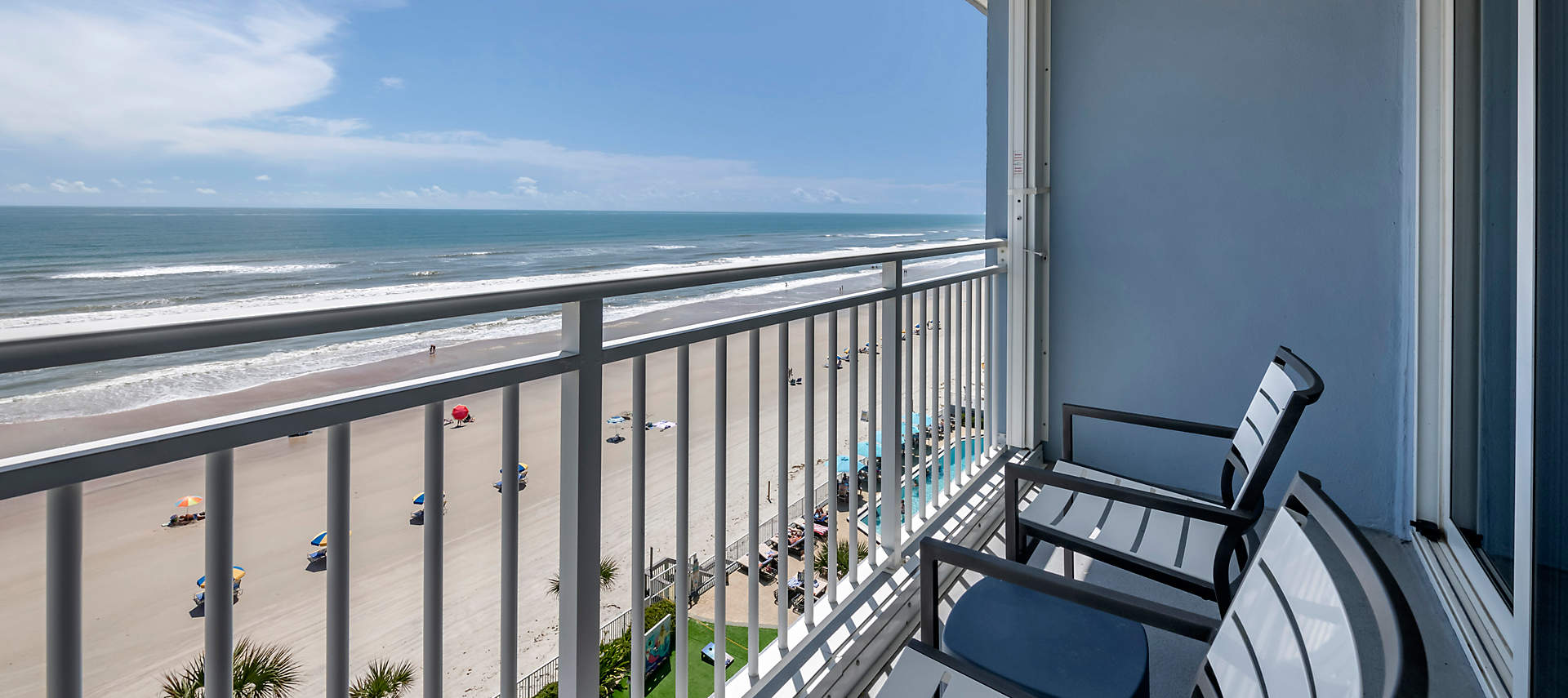 kiosk-DAY-daytona-seabreeze-1-or-2bed-patio