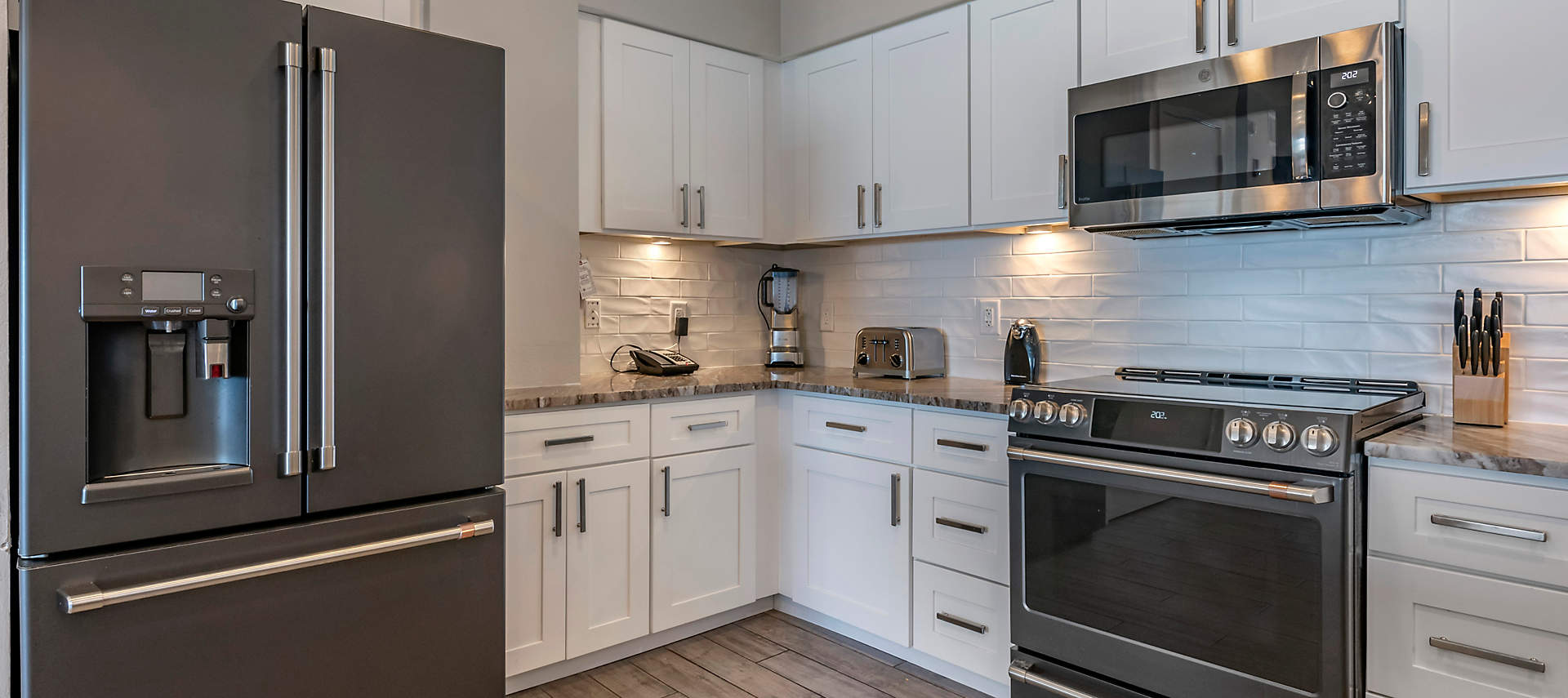 kiosk-DAY-daytona-seabreeze-4bed-presidential-kitchen