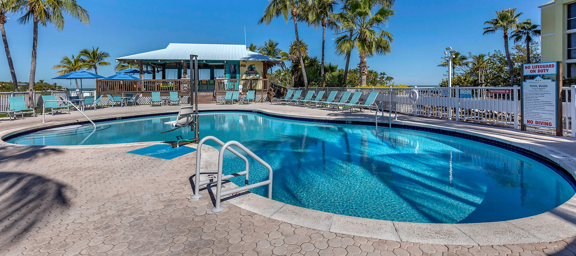 kiosk-HAM_hammocks_at_marathon_outdoor_pool2