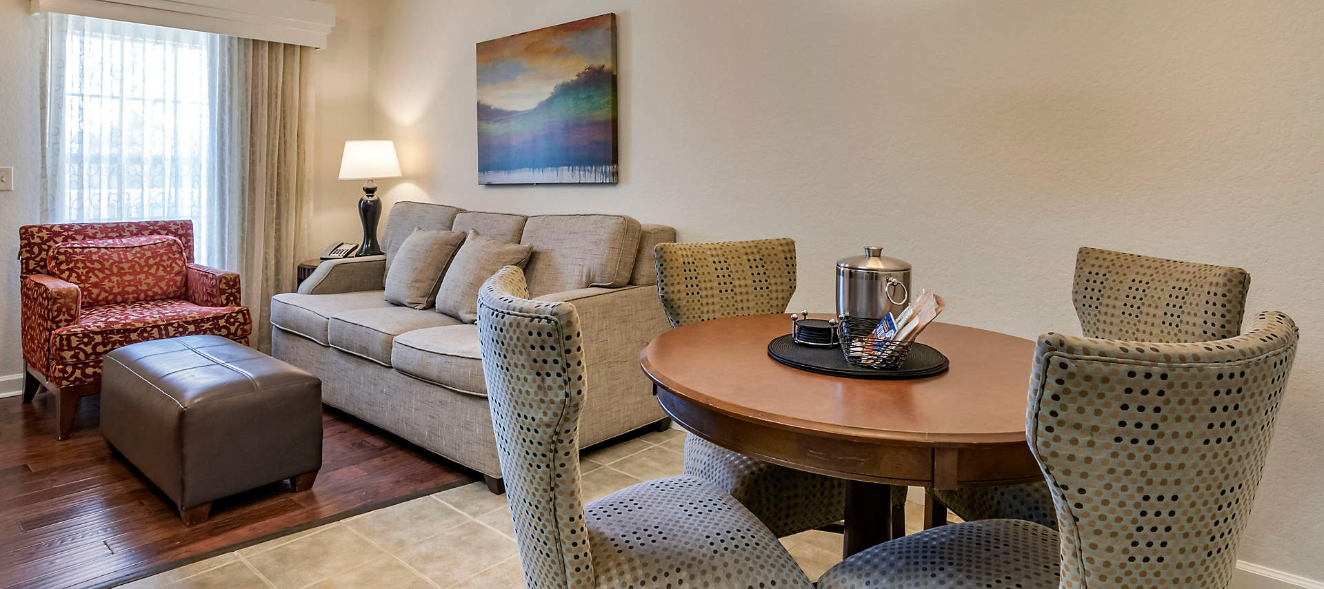 kiosk-WGV-grande-villas-at-world-golf-village-1bed-living-dining-area