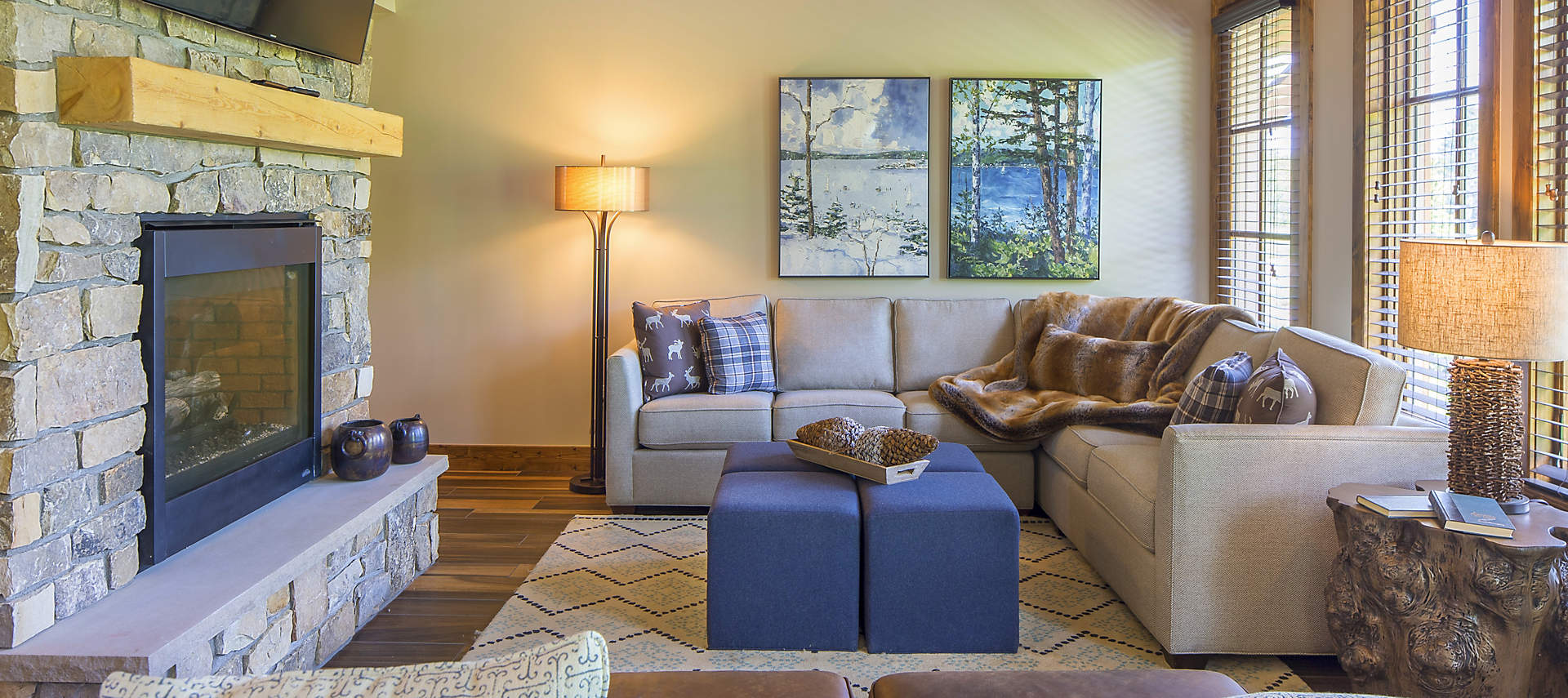 mountain-run-at-boyne-4bed-presidential-living-room2