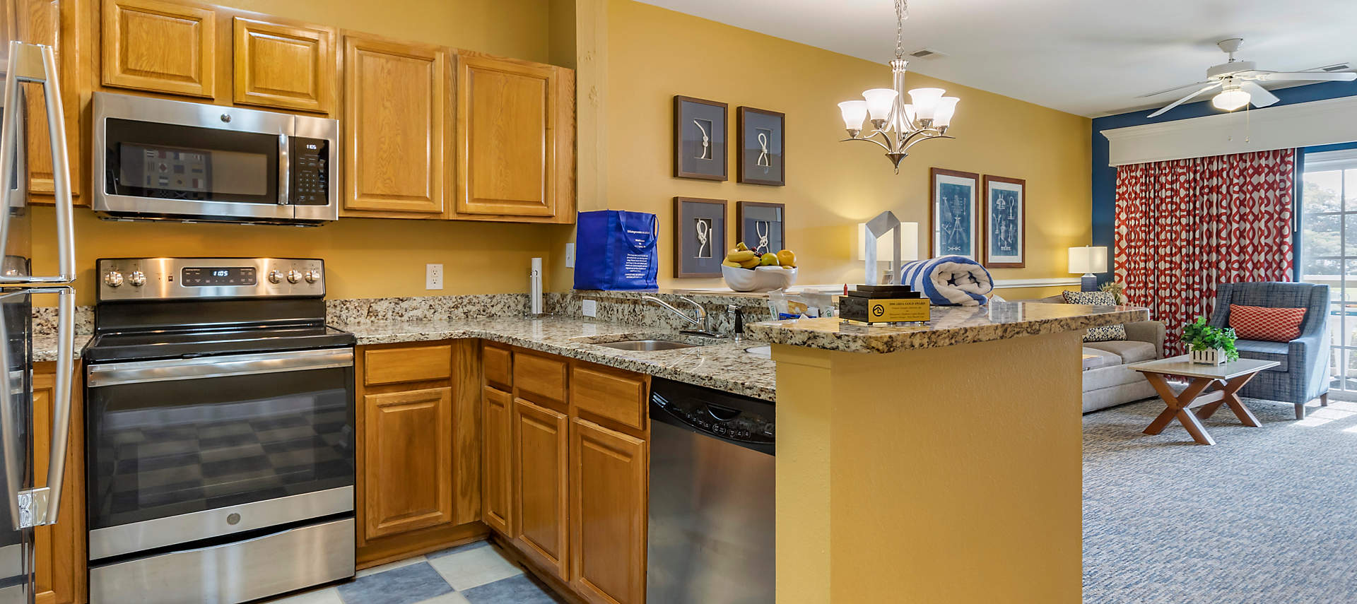 kiosk-HBL-harbour-lights-2bed-kitchen