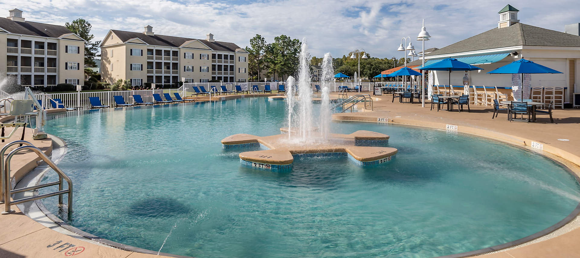 kiosk-HBL-harbour-lights-outdoor-pool1