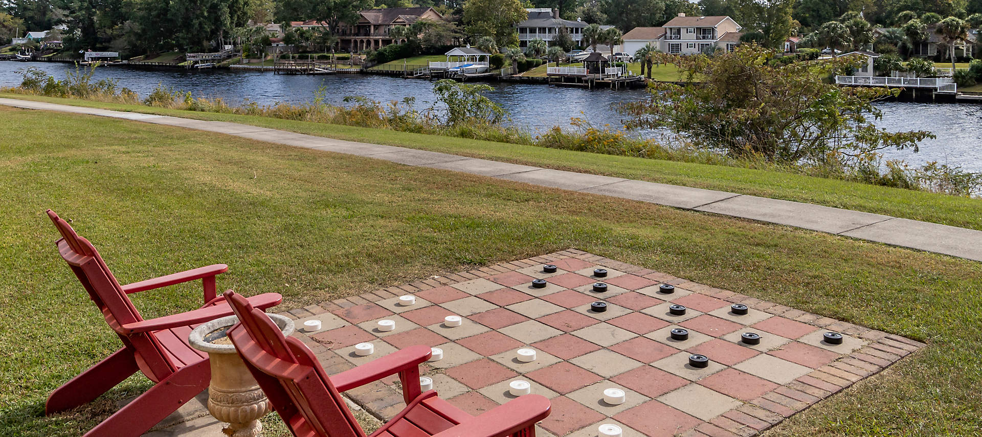 kiosk-HBL-harbour-lights-outdoor-recreation-area