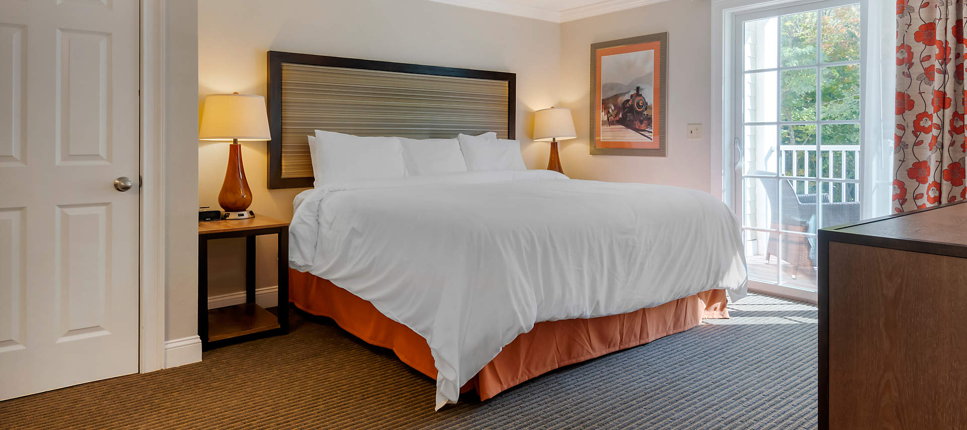 04-sales-kiosk-SMT-south-mountain-resort-1or2bed-guestroom1