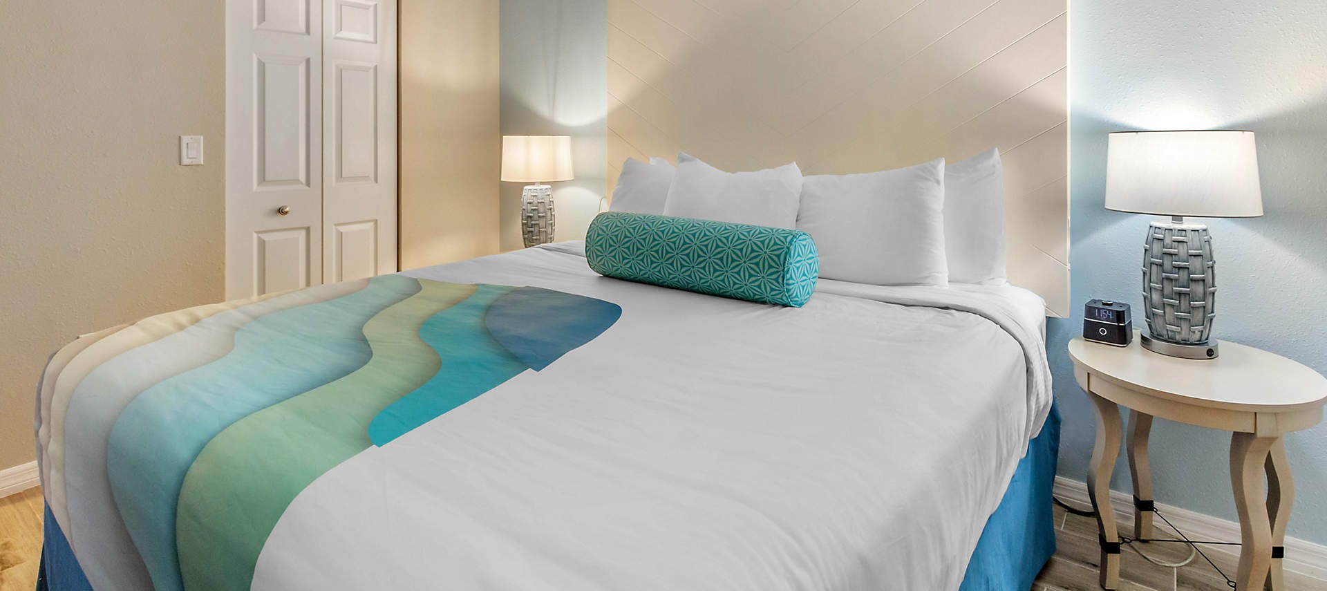 07-VIA-via-roma-beach-resort-2bed-guestroom