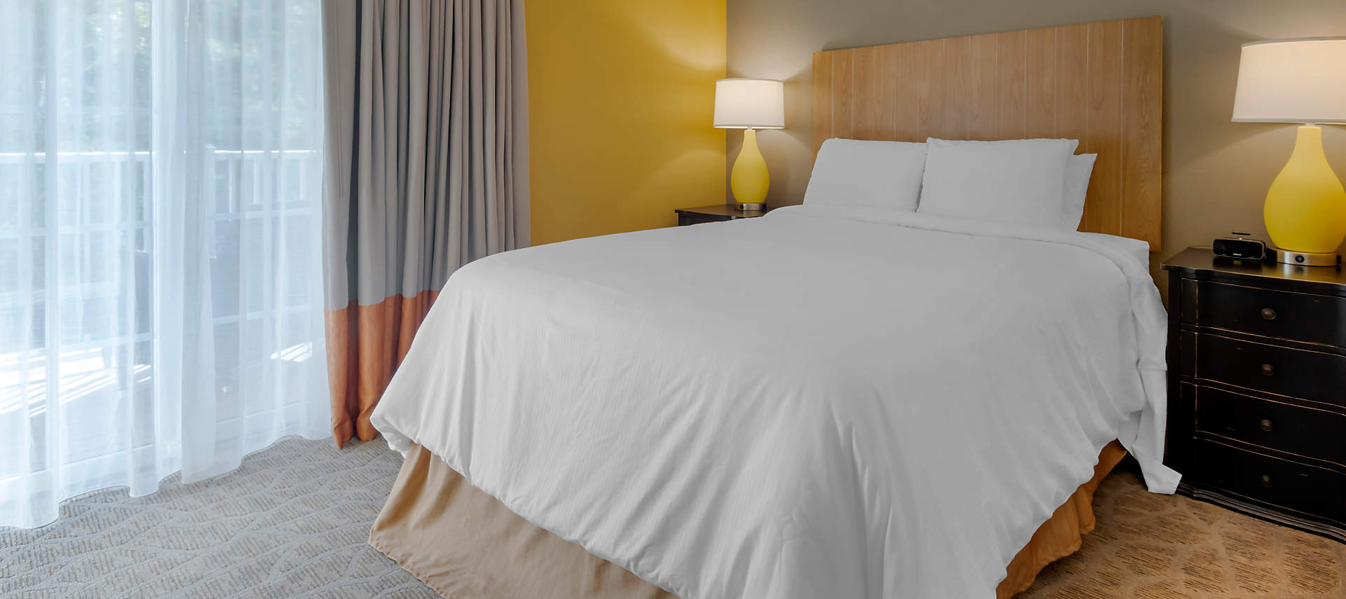 08-sales-kiosk-SMT-south-mountain-resort-presidential-3bed-guestroom3