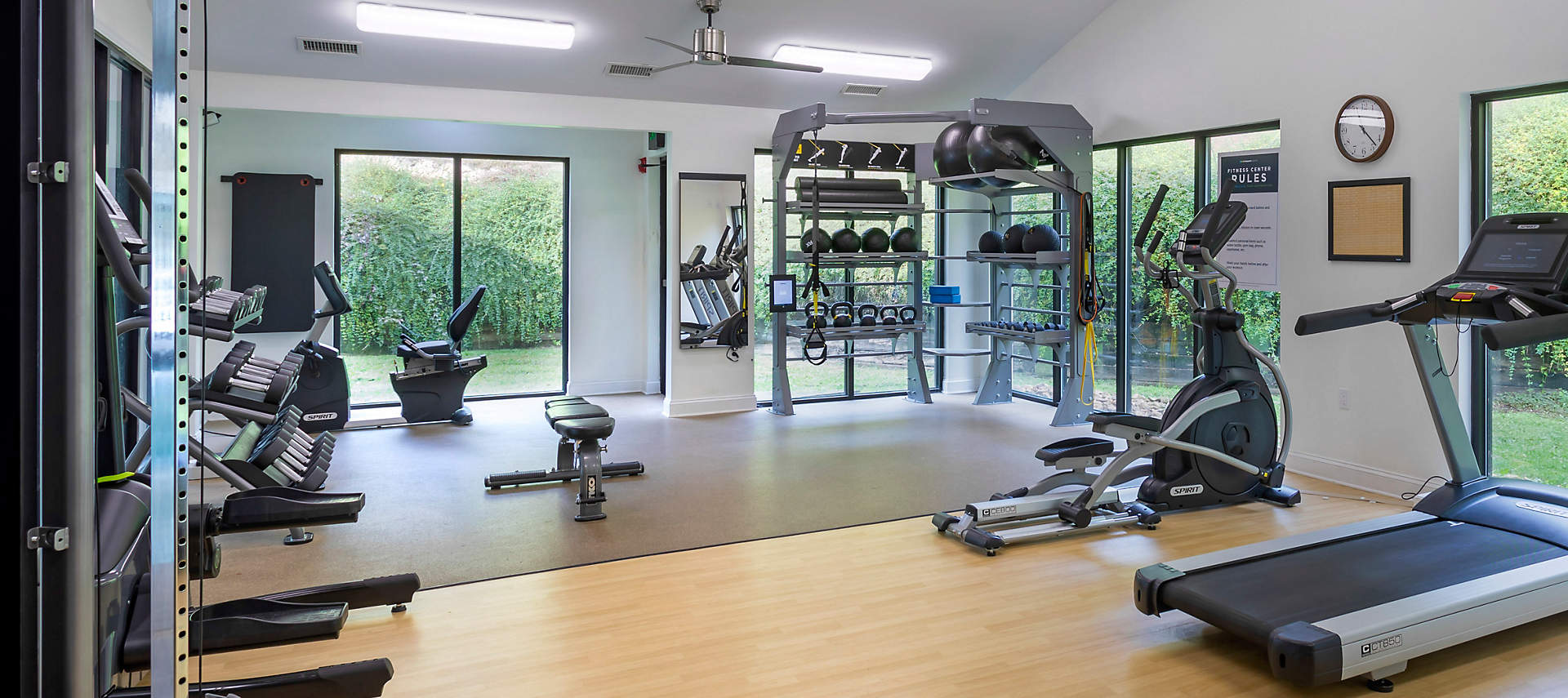09-sales-kiosk-LCR-laurel-crest-fitness1