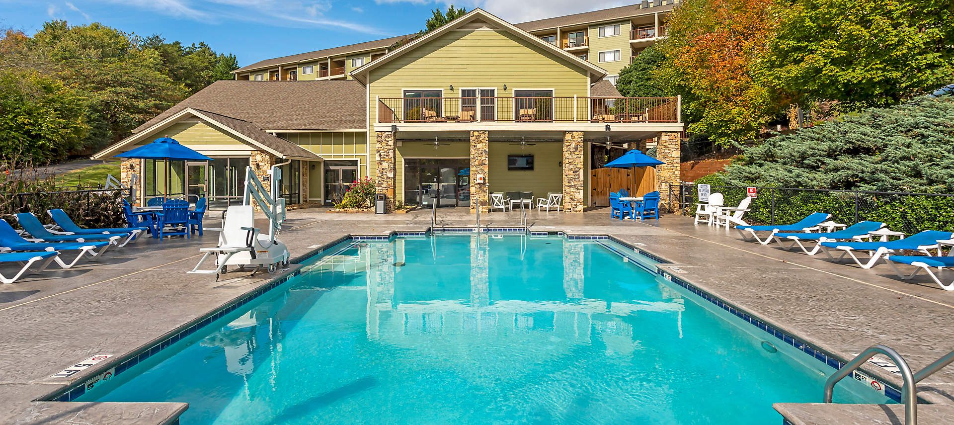 12-sales-kiosk-LCR-laurel-crest-outdoor-pool2