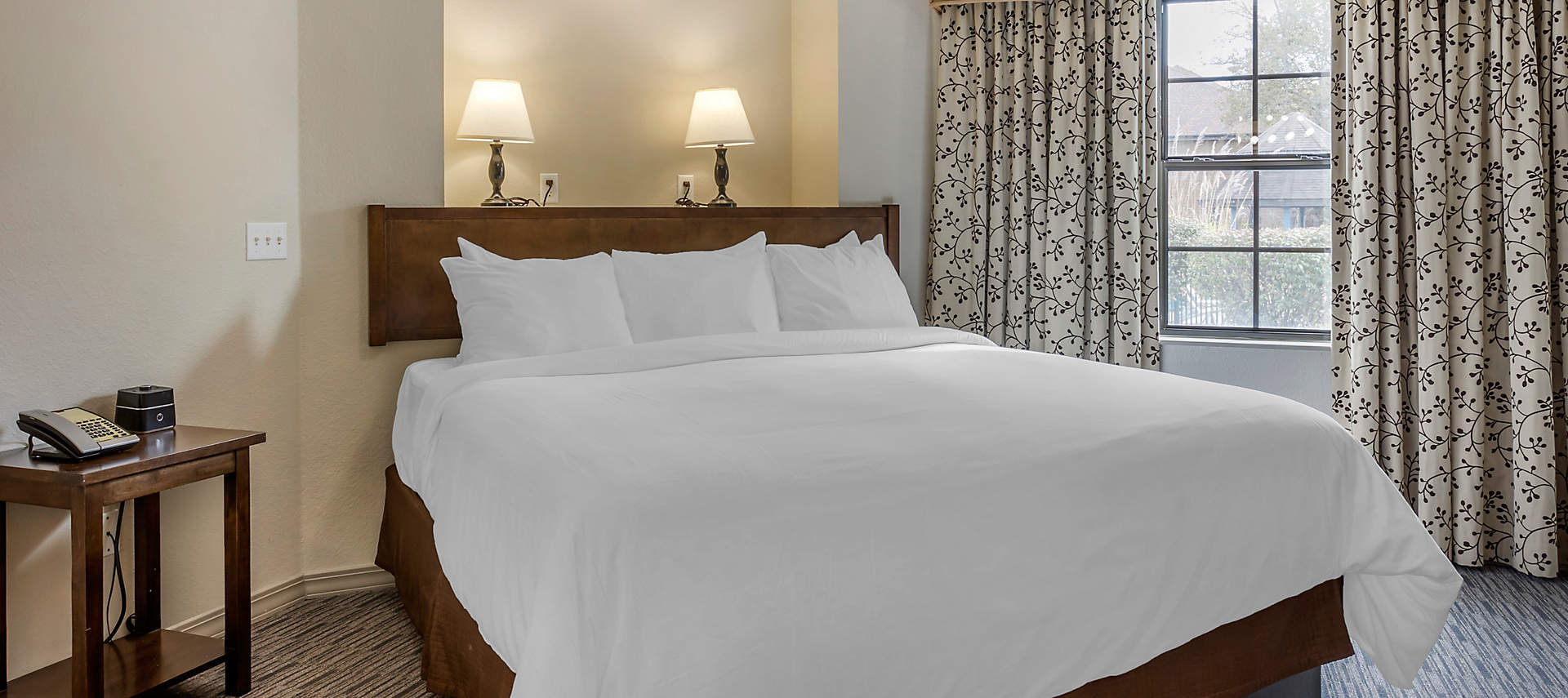 kiosk-FVR-falls-village-resort-1bed-master-bedroom1