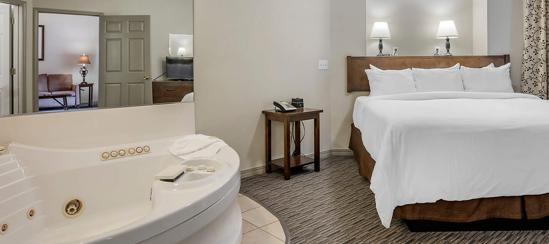 kiosk-FVR-falls-village-resort-1bed-master-bedroom2