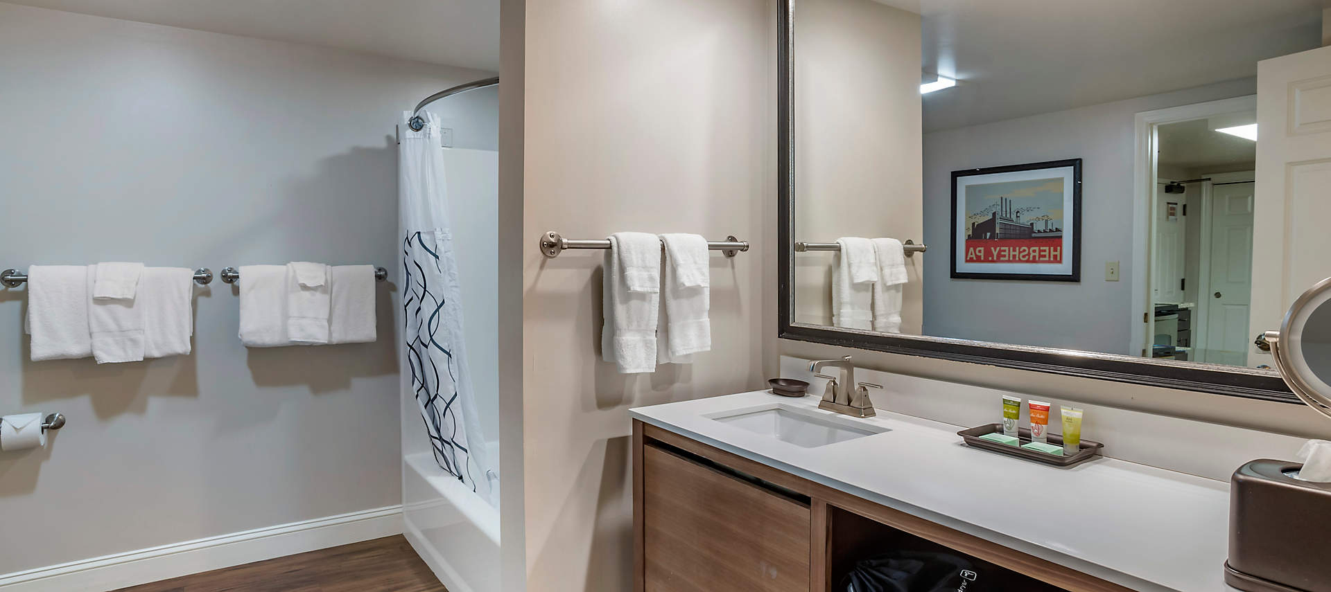 kiosk-HER-suites-at-hershey-2bed-guest-bath1
