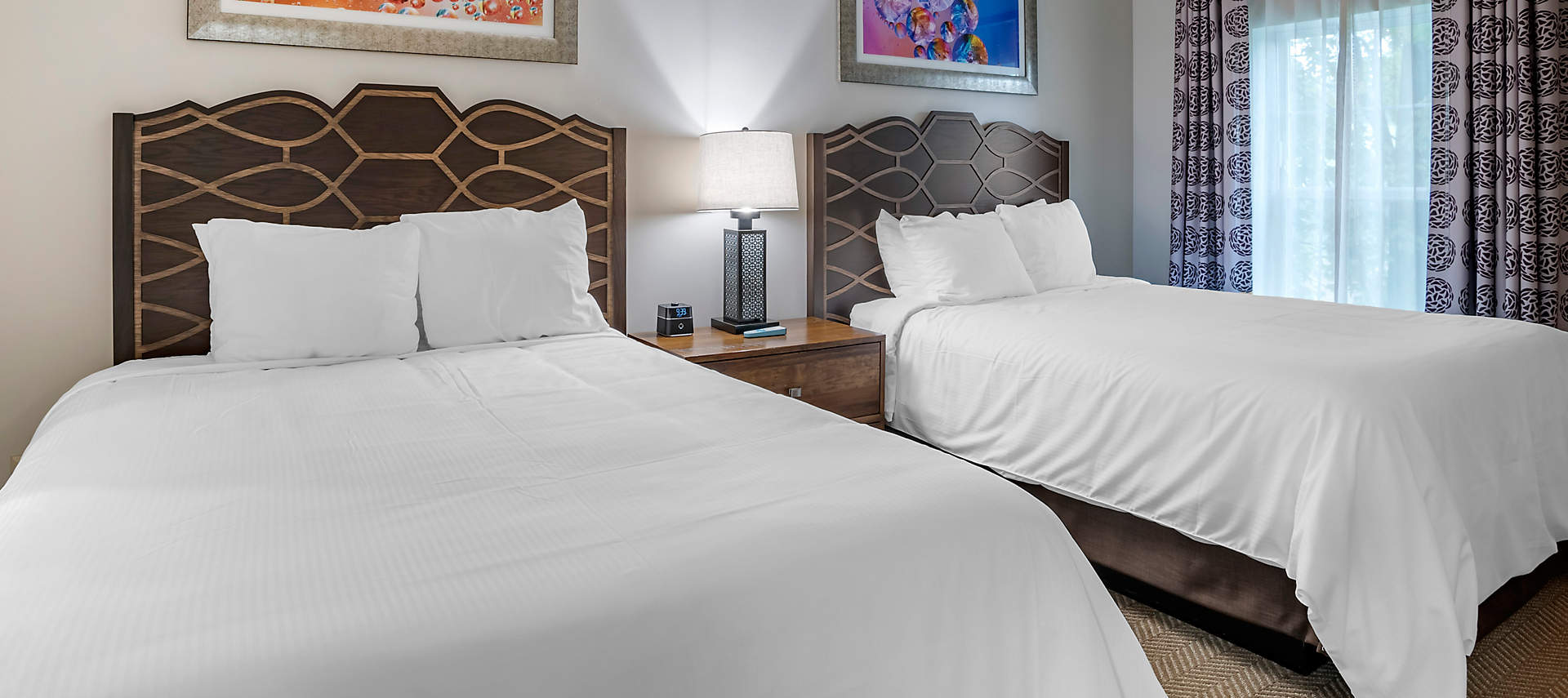 kiosk-HER-suites-at-hershey-2bed-guest-room