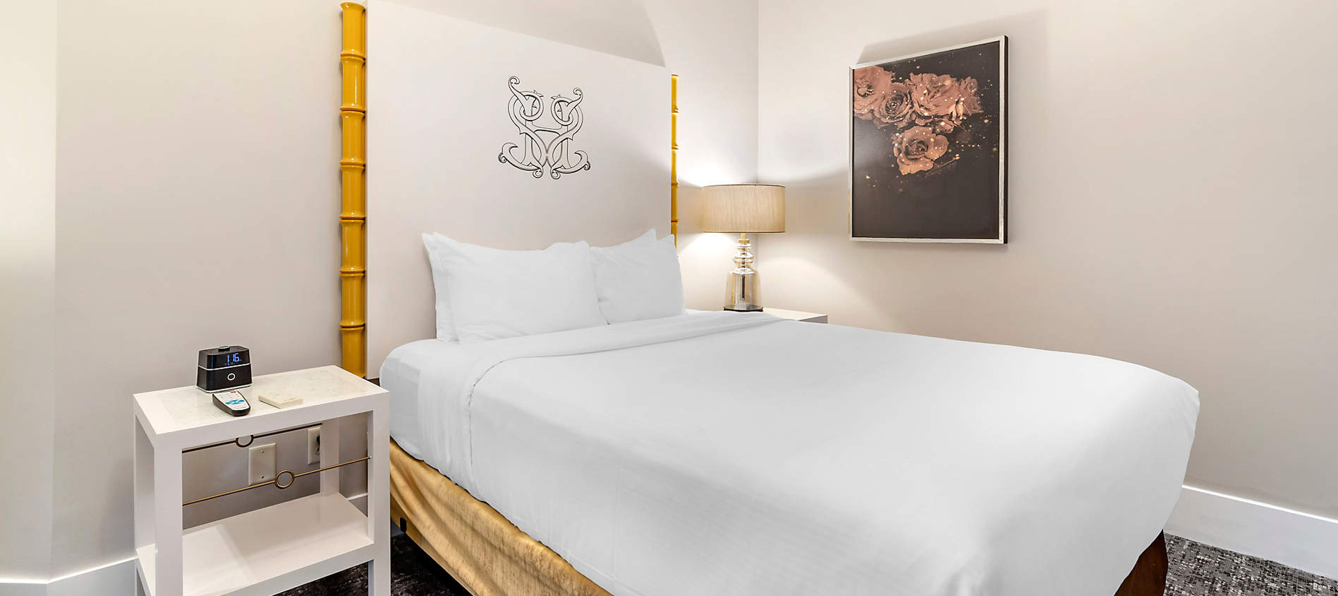 kiosk-STH-studio-homes-at-ellis-square-2bed-presidential-guestroom