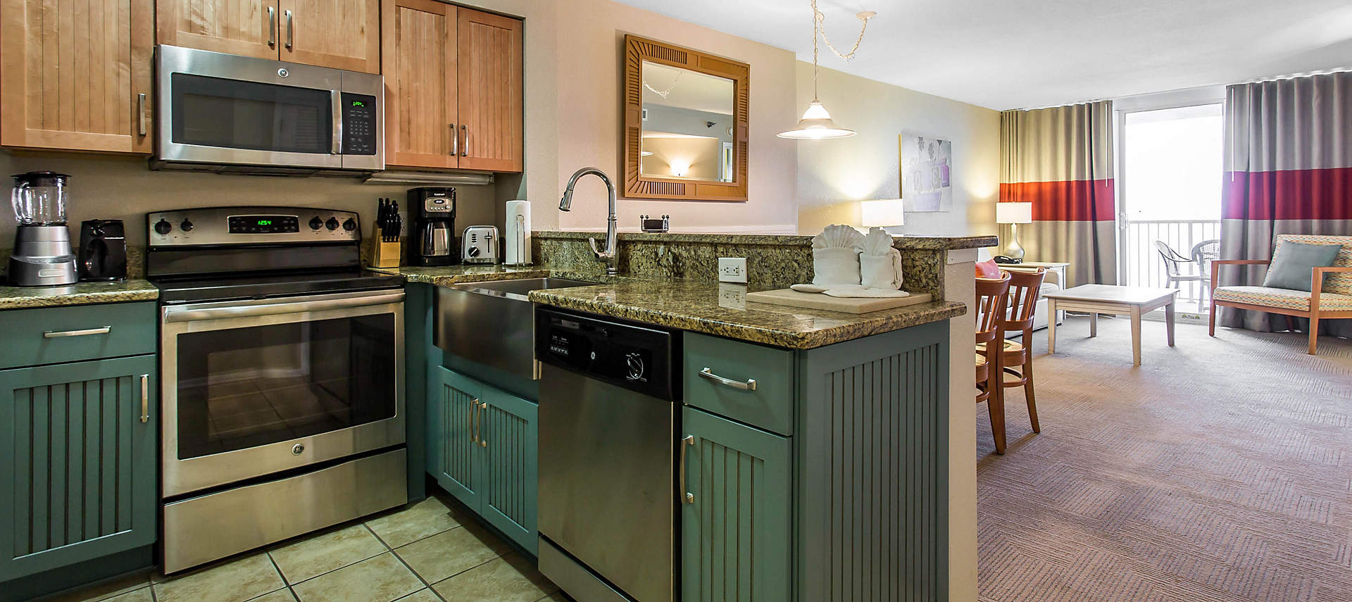 shore-crest-vacation-villas-2bed-kitchen1