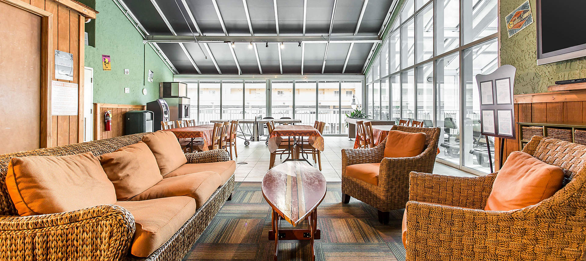 shore-crest-vacation-villas-lobby-seating