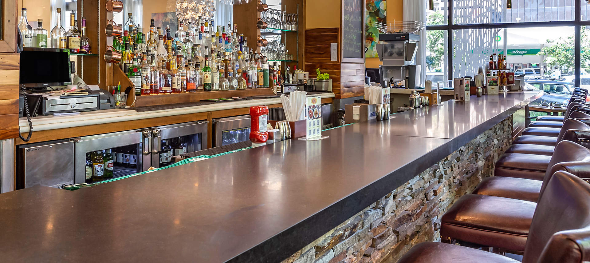 hotel-blake-lobby-retaurant-bar