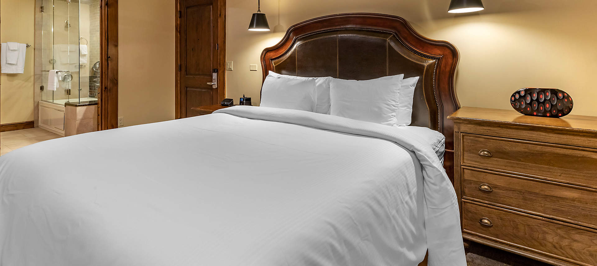 INN-the-innsbruck-aspen-1bed-garden-king-master2