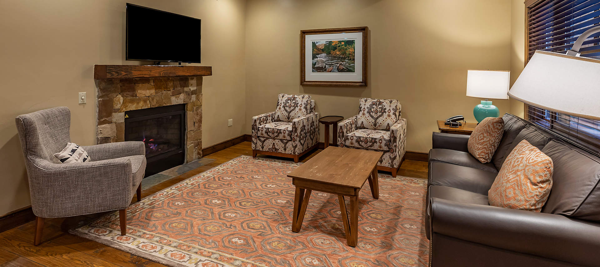INN-the-innsbruck-aspen-1bed-garden-living-room