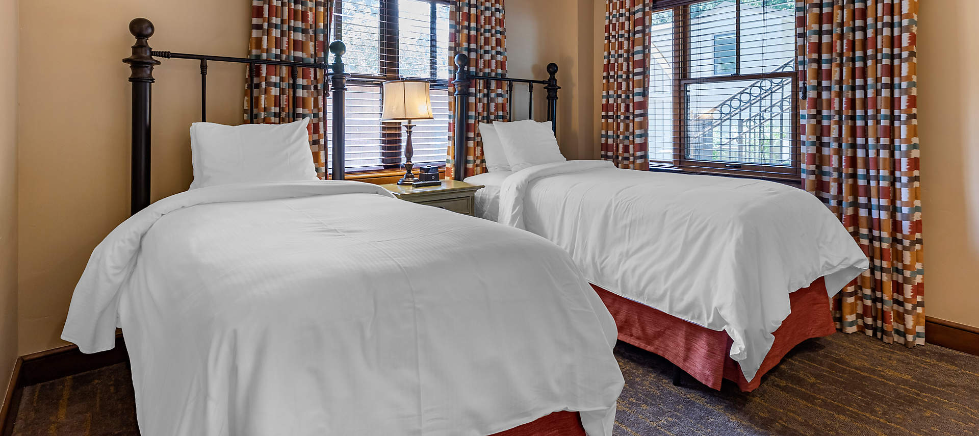 INN-the-innsbruck-aspen-2bed-presidential-twin-guestroom