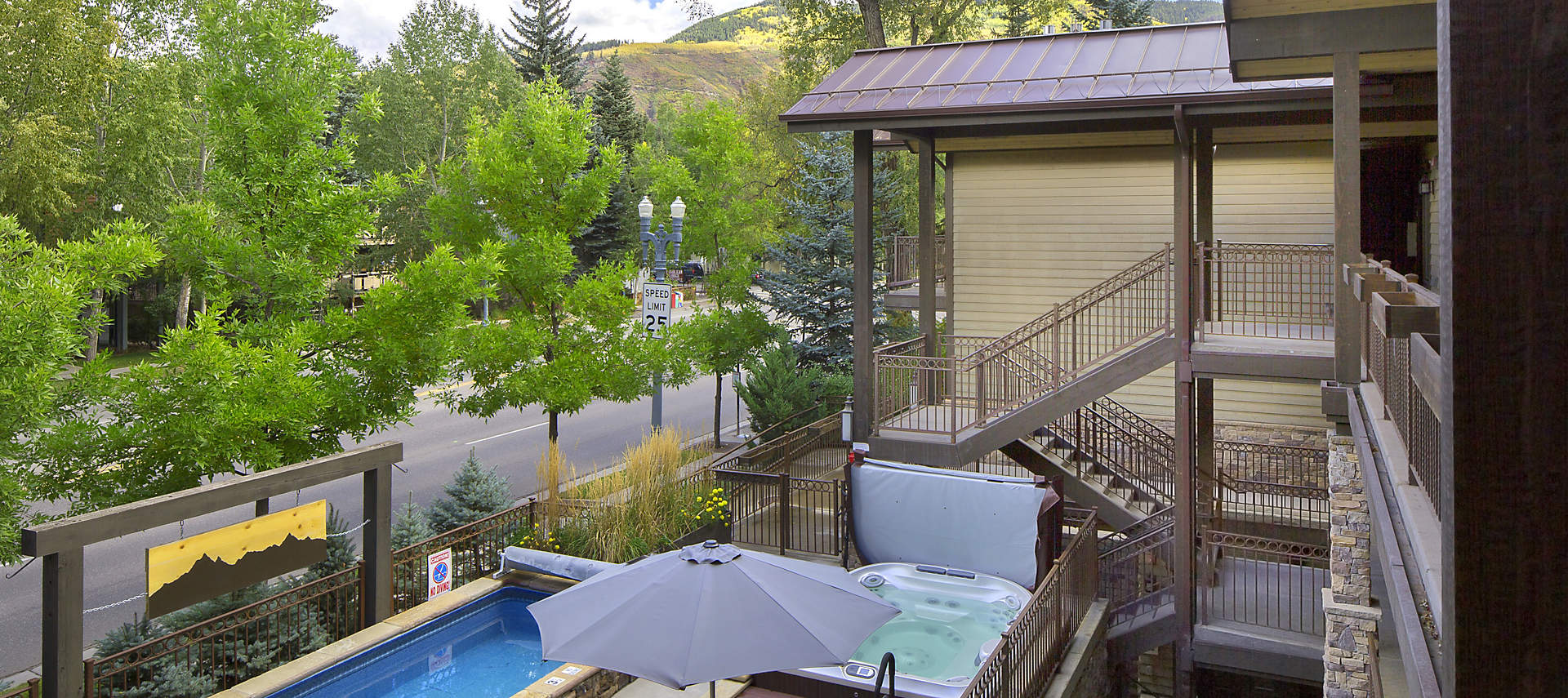 the-innsbruck-aspen-balcony-view-pool