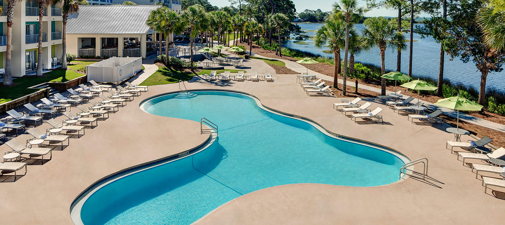 brs-bayside-resort-and-spa-pool-deck