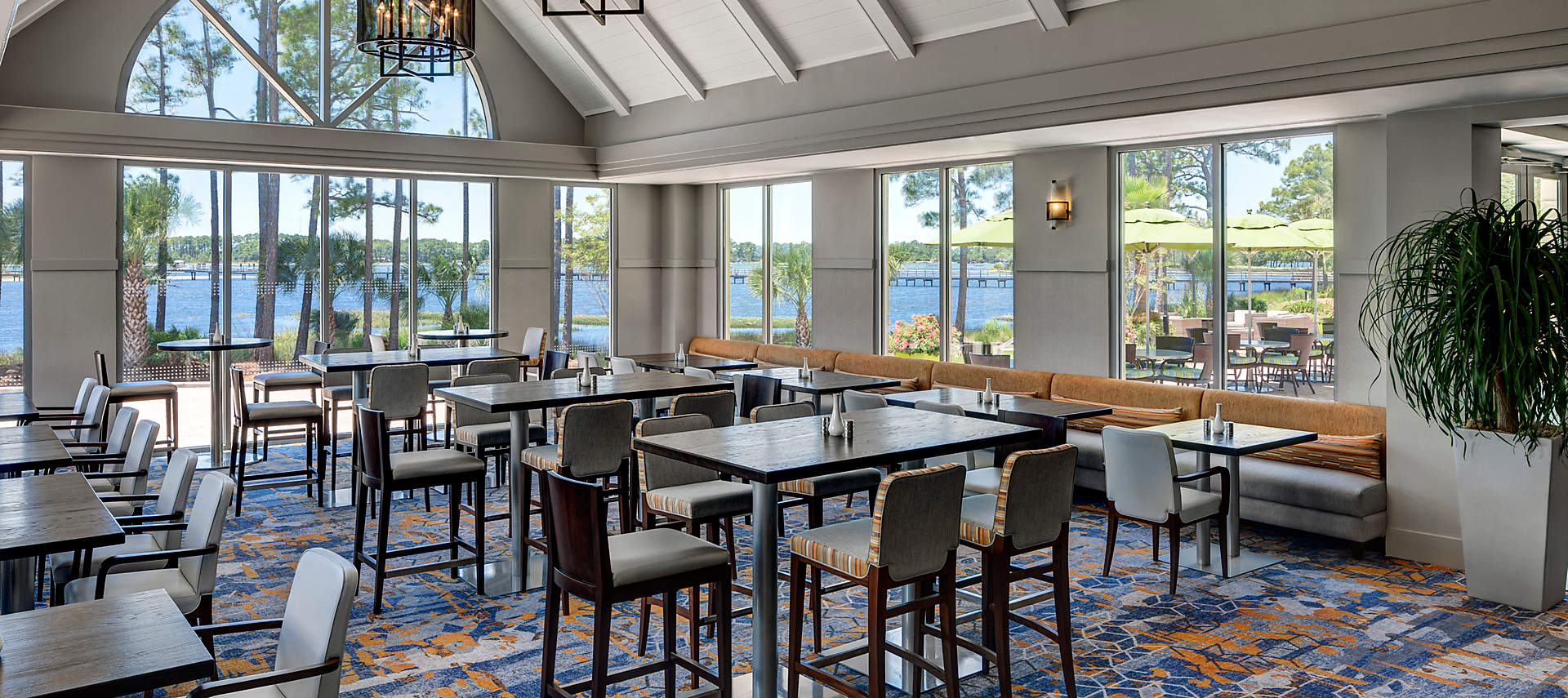 brs-bayside-resort-and-spa-tides-dining2