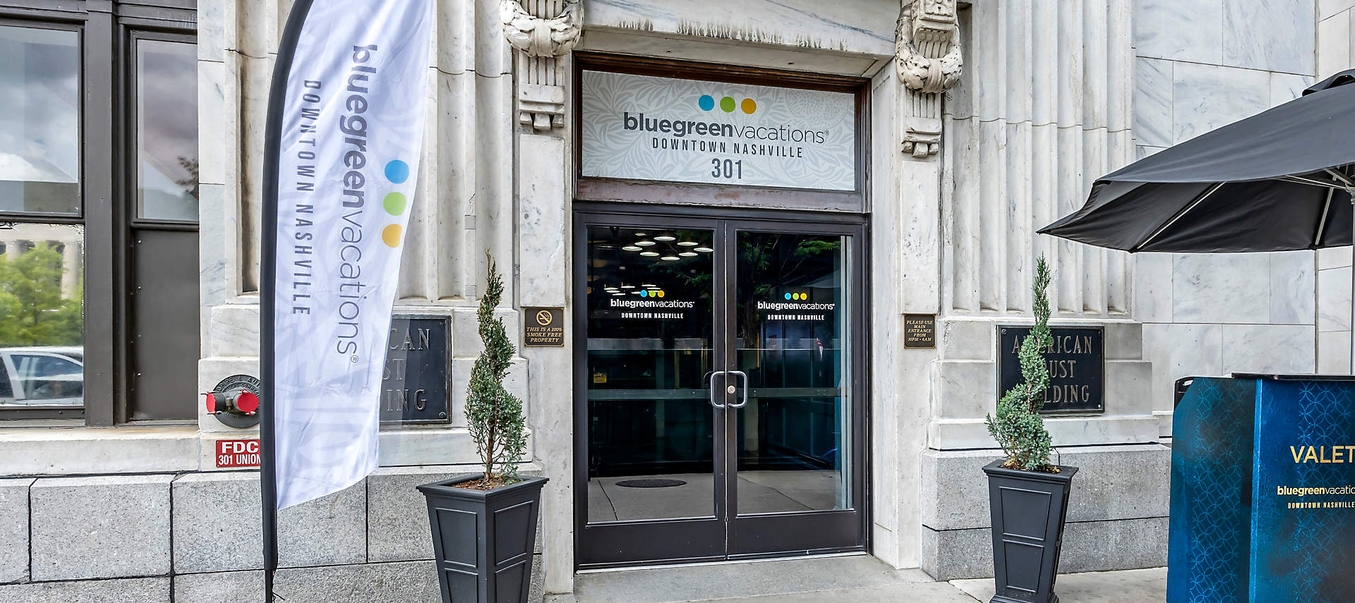 kiosk-NSH-bluegreen-downtown-nashville-entrance1